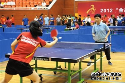 掌握乒乓球台内推球技巧助你成为控球高手！